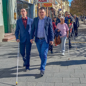U šetnji gradskim ulicama, povodom Svetskog dana belog štapa - slepi i slabovidi deo su naše zajednice, poštujmo njihove potrebe  