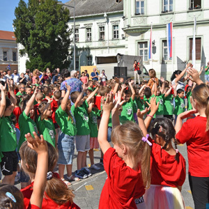 Završetak školske godine obeležili i mališani iz zrenjaninskih vrtića - “Ples predškolaca” održan 9. put na Trgu slobode