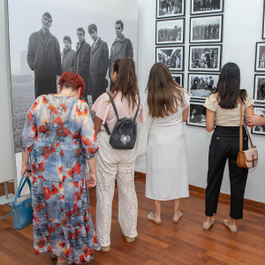 Još jedna izuzetna izložba fotografija u zrenjaninskom muzeju - "Iskustvo u gužvi", retrospektiva Goranke Matić